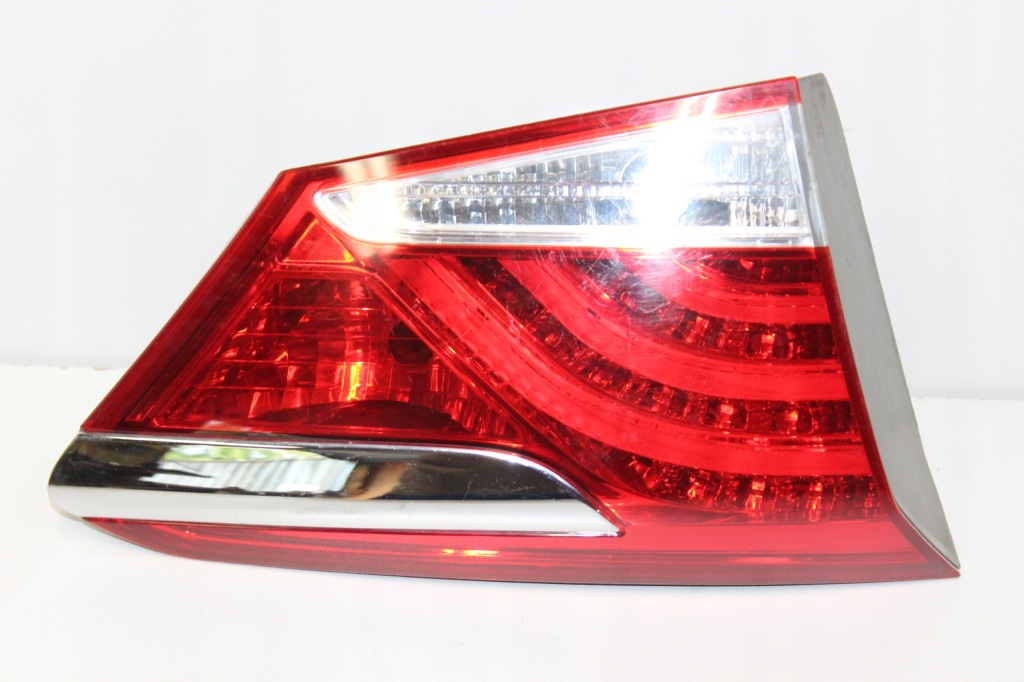 фото №1, Hyundai i40 12-15 kombi лампа левая задняя задняя задняя