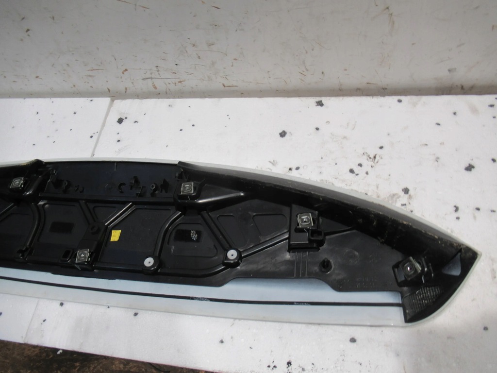 фото №5, Спойлер крышки 960306120r renault zoe