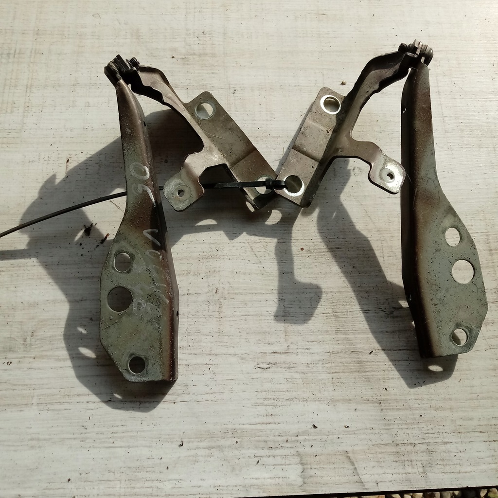 фото №1, Петлі капот volvo v50 04-12, s,40ii