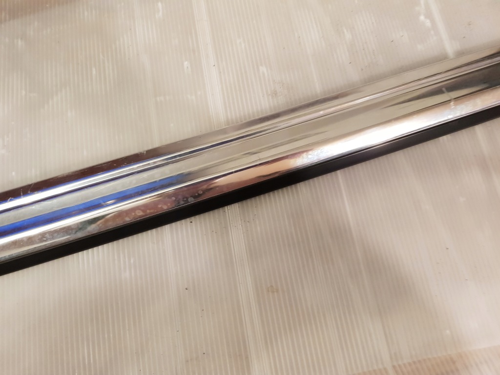 Молдинг хромированная стекло дверь левая mercedes w123 купе Киев