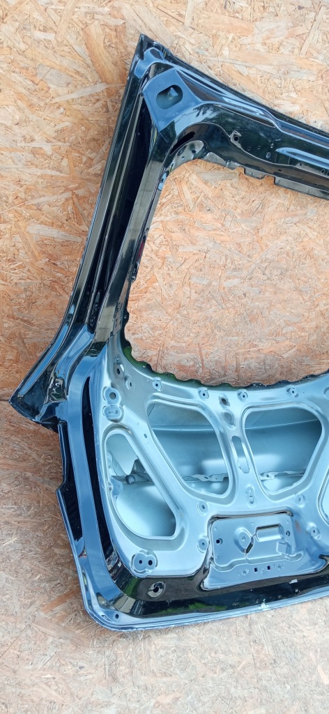 Tesla model y 20- крышка багажника багажника задний  задняя в Украине