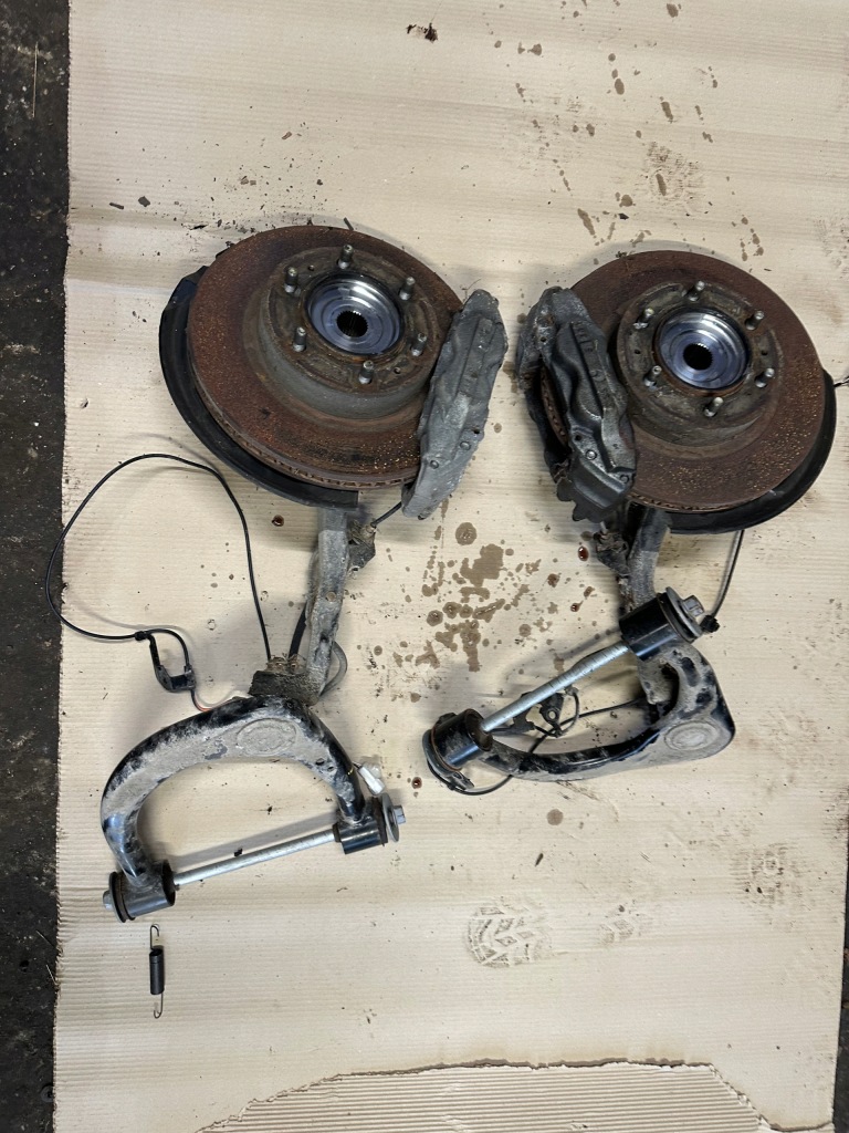 Toyota hilux viii 16-25 поворотний кулак ліва права перед передня лівий правий Оригінал