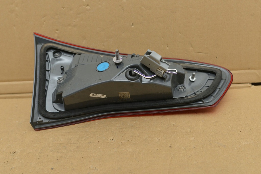 Ford focus mk4 универсал 18- правая крышка багажника оригинал jx7b-13a602-hc Цена