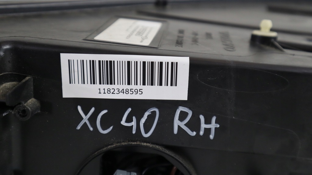 фото №10, Volvo xc40 лампа права перед 31655990
