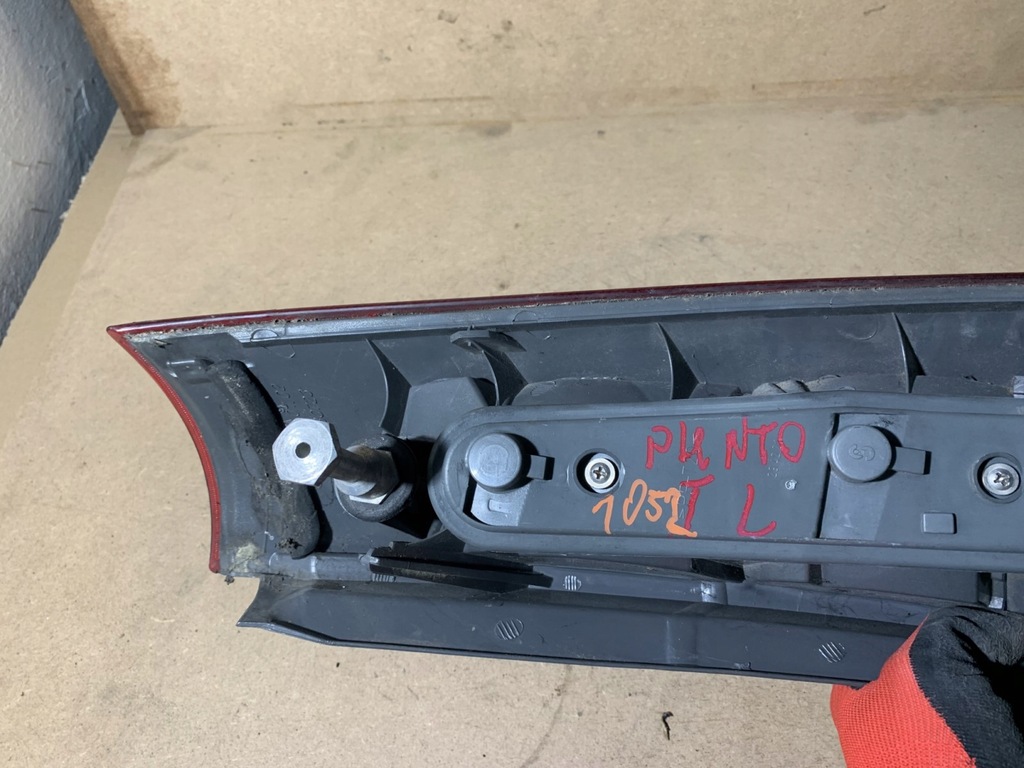 фото №7, Лампа левая задняя fiat punto 7730723