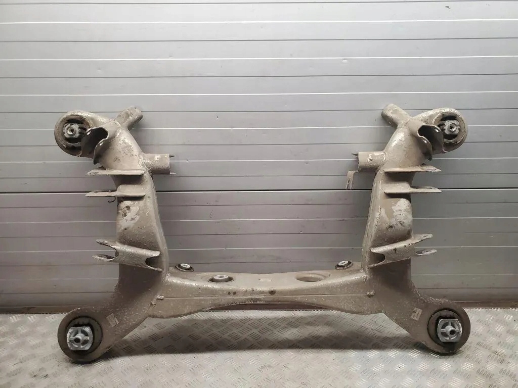 Підрамник задні mercedes-benz cls c218 2163504600 4.6l бензиновий 2013 Зі Шроту