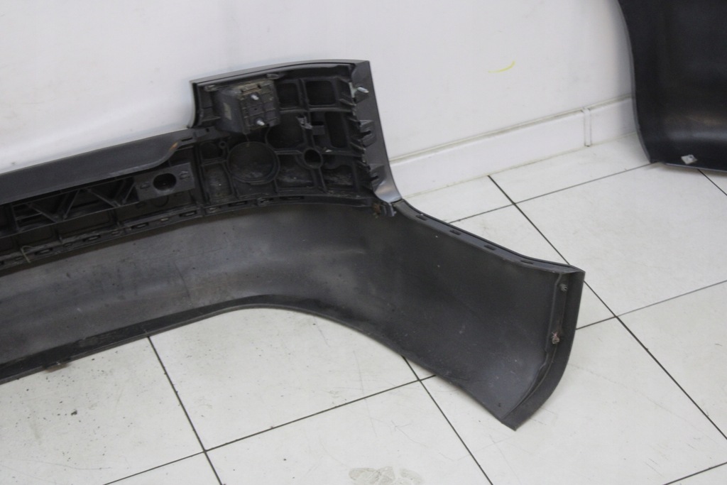 фото №9, Audi a4 b6 kombi 00r- бампер задняя задний lx7z