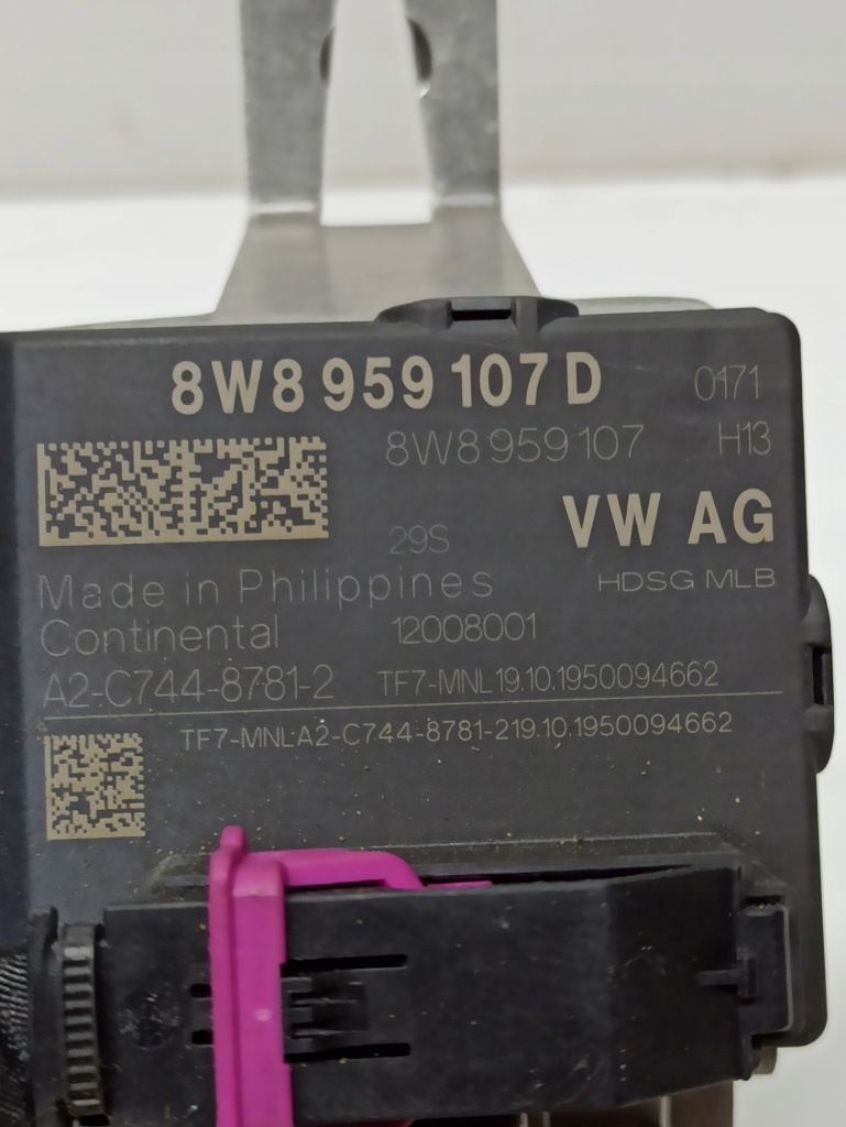 Porsche taycan 9j1 усилитель аудио 8w8959107d 9j1035243e Недорого