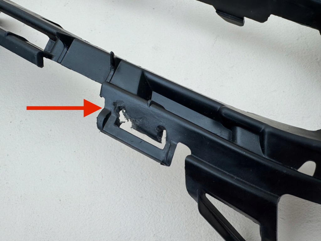 Porsche cayenne 3 3 17r- решітка заглушка бампера права перед 9y0807682 в Україні