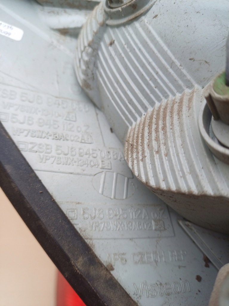 фото №6, Лампа правая задняя skoda fabia ii nr. 5j6945112a hb