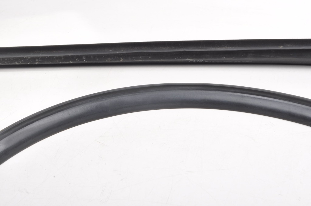 фото №2, Ferrari california 4.3 прокладка дверь правая 069989200