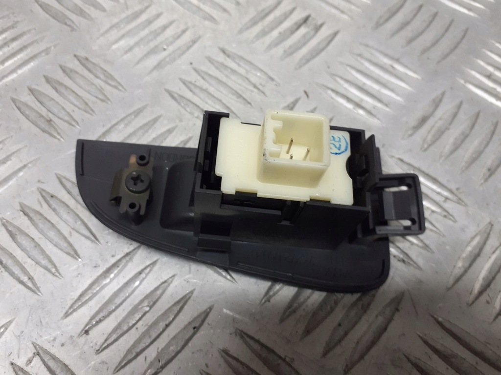 фото №2, Панель стекло левый задняя toyota avensis t25