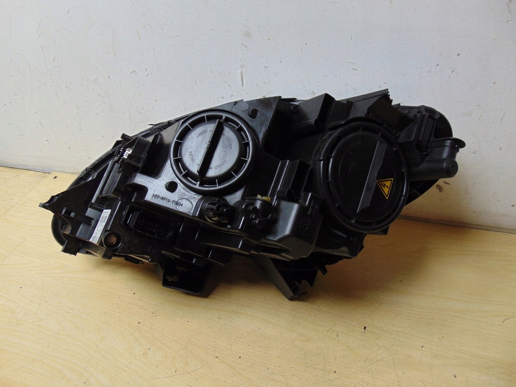 фото №5, Лампа права перед mercedes w251 lift r klas europa