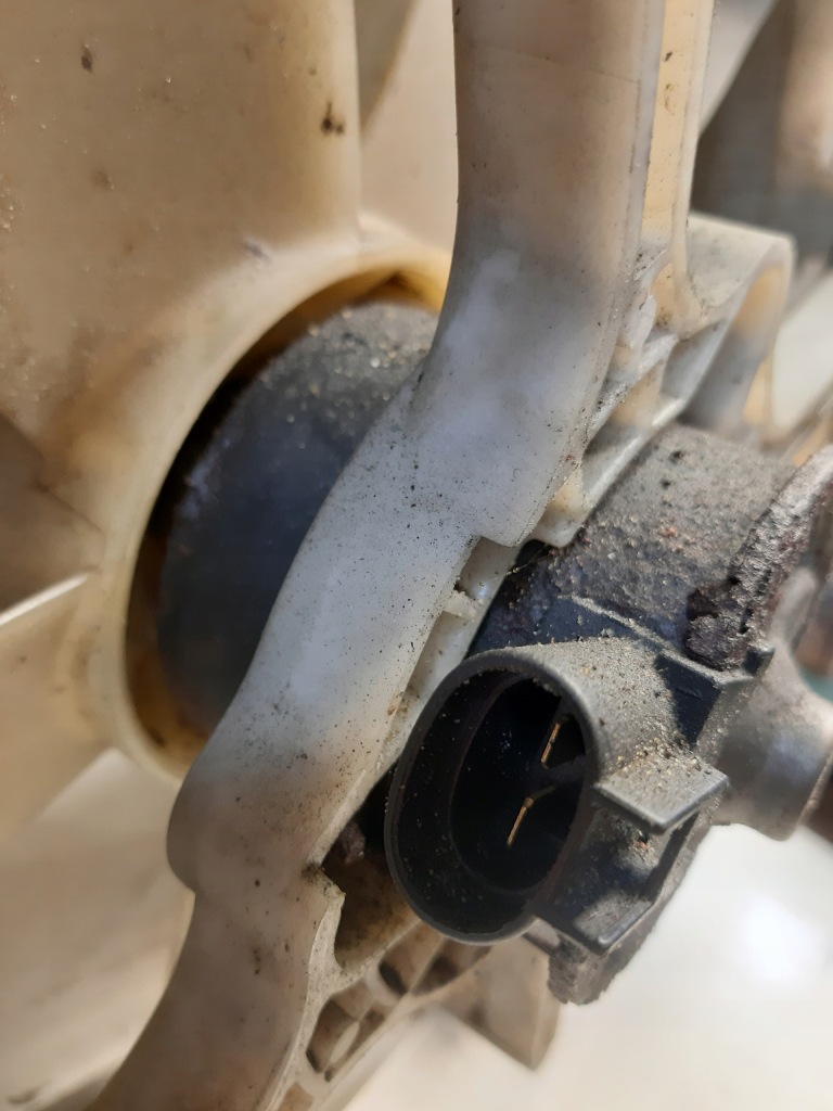 фото №5, Вентиляторы радиатора mazda 6 gg 2.0b