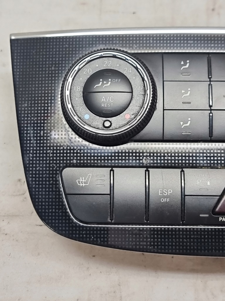 фото №3, Mercedes w251 r klasa панель кондиционера