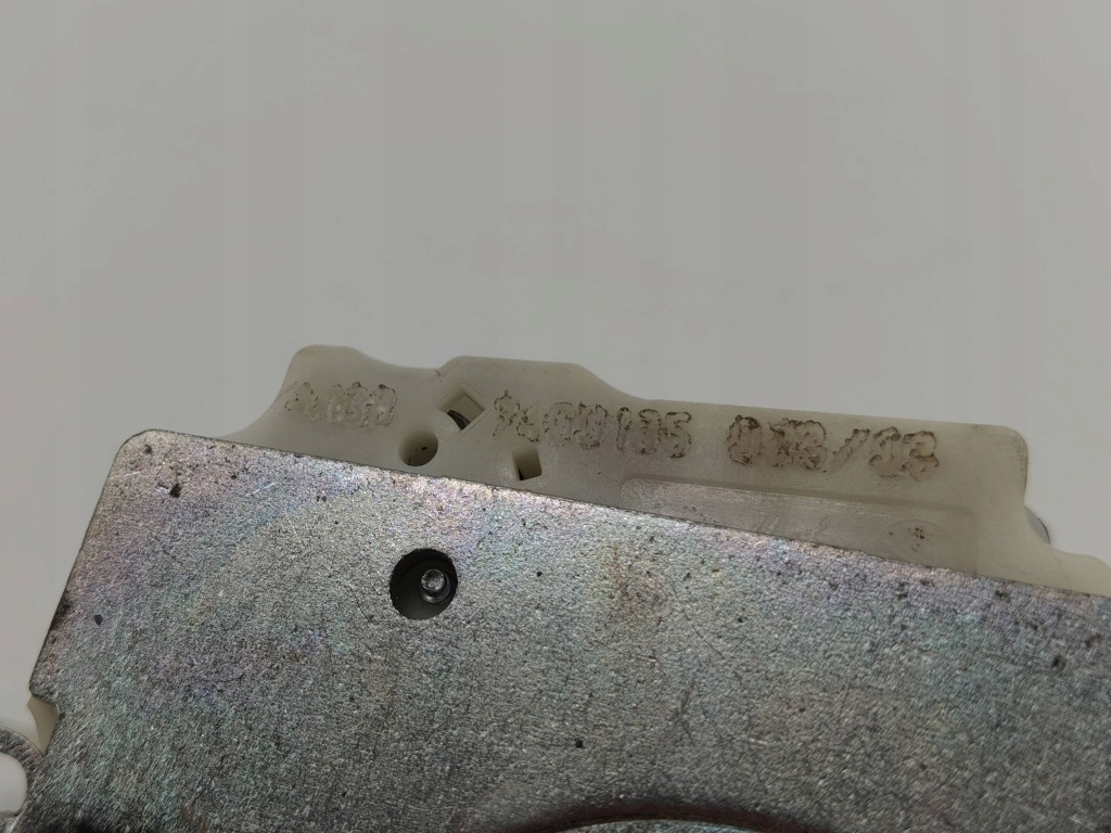 Замок крышки задний  багажника mercedes b w245 w169 a1697400135 в Украине