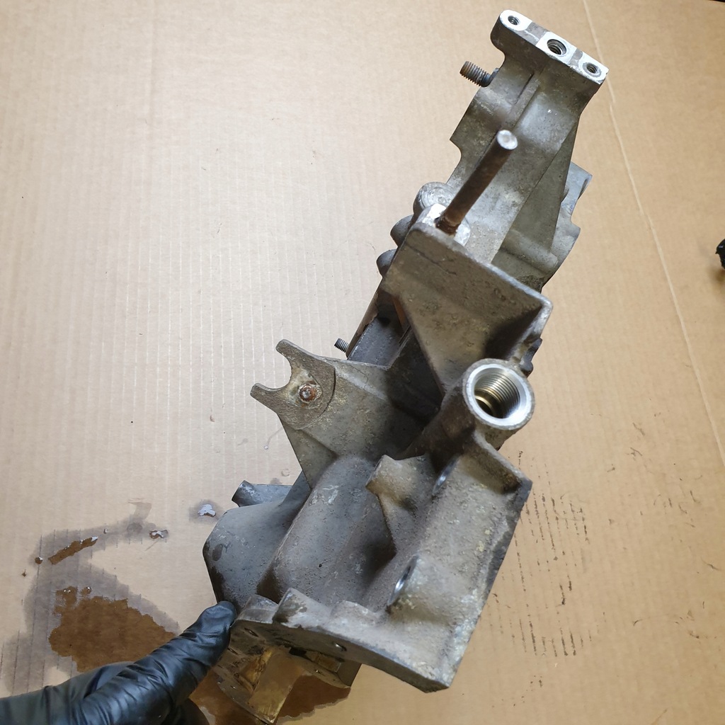 фото №4, Корпус крышка крышка двигателя mazda rx8 rx-8 1.3 оригинальный номер