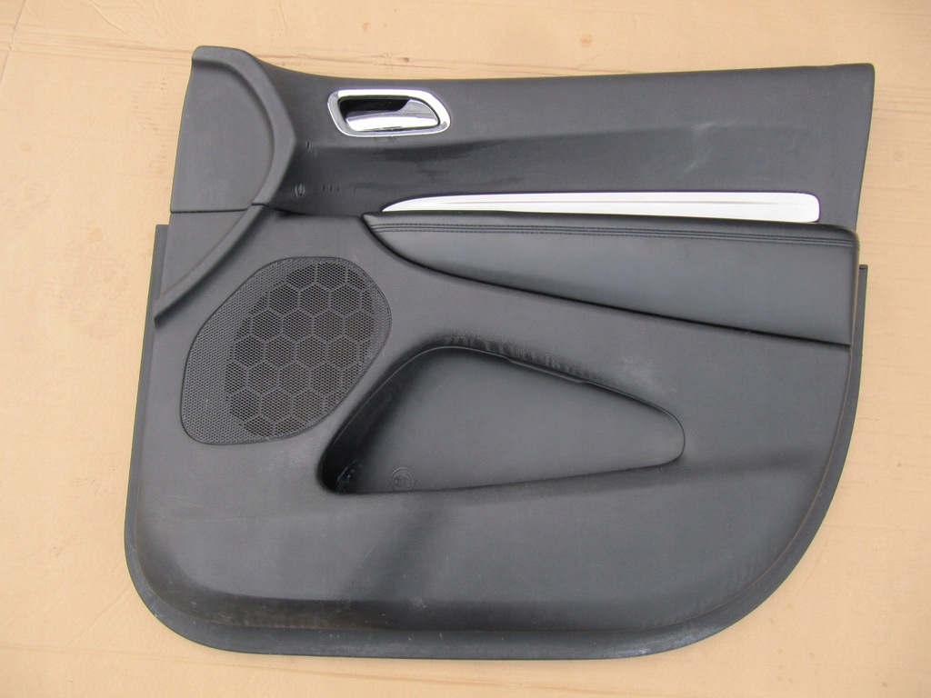 фото №8, Dodge durango iii 11 обшивка w дверь перед передние