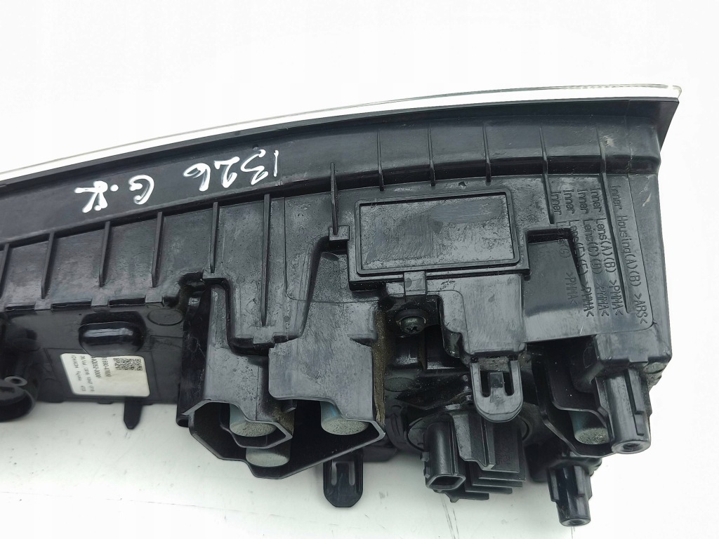 фото №8, Toyota prius xw50 2016 лампа бампера заднего 8159047020