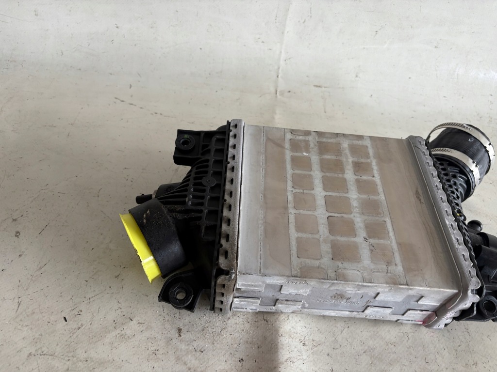 Інтеркулер радіатор audi q7 4m a8 d5 3.0 tdi jd127100-8690 Зі Шроту