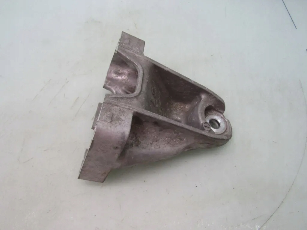 фото №1, Is iii 300h 2.5 14r кронштейн двигуна ліва кронштейн