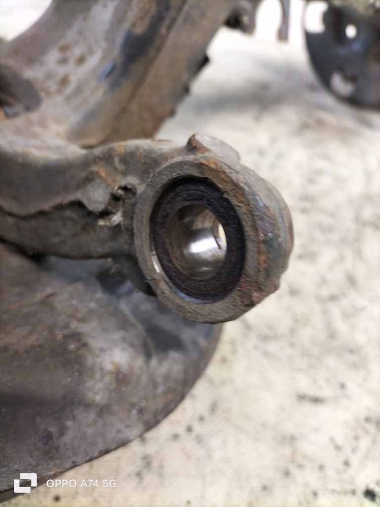 фото №8, Поворотний кулак амортизаторна стійка правий перед skoda rapid 1.4tdi 66kw