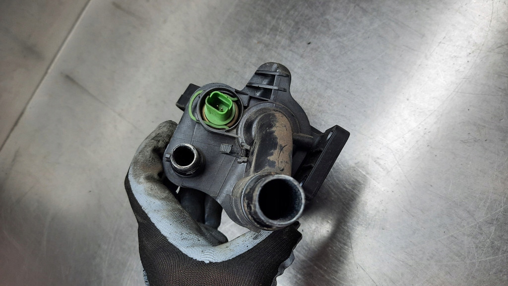 фото №5, Корпус термостата 9684588980 peugeot citroen 1.6 hdi