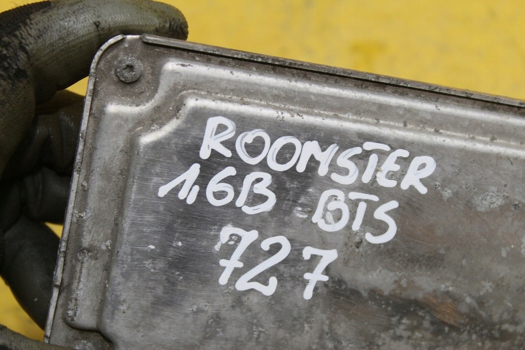 фото №6, Бортовой компьютер двигателя roomster 1.6b 03c906057an