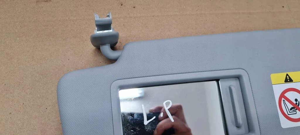 фото №9, A4 b9 8w козырёк защита солнцезащитная левая левый перед 8v5857551t a5 8w