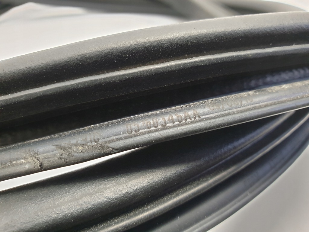 фото №6, Dodge challenger 15- прокладка передніх двері