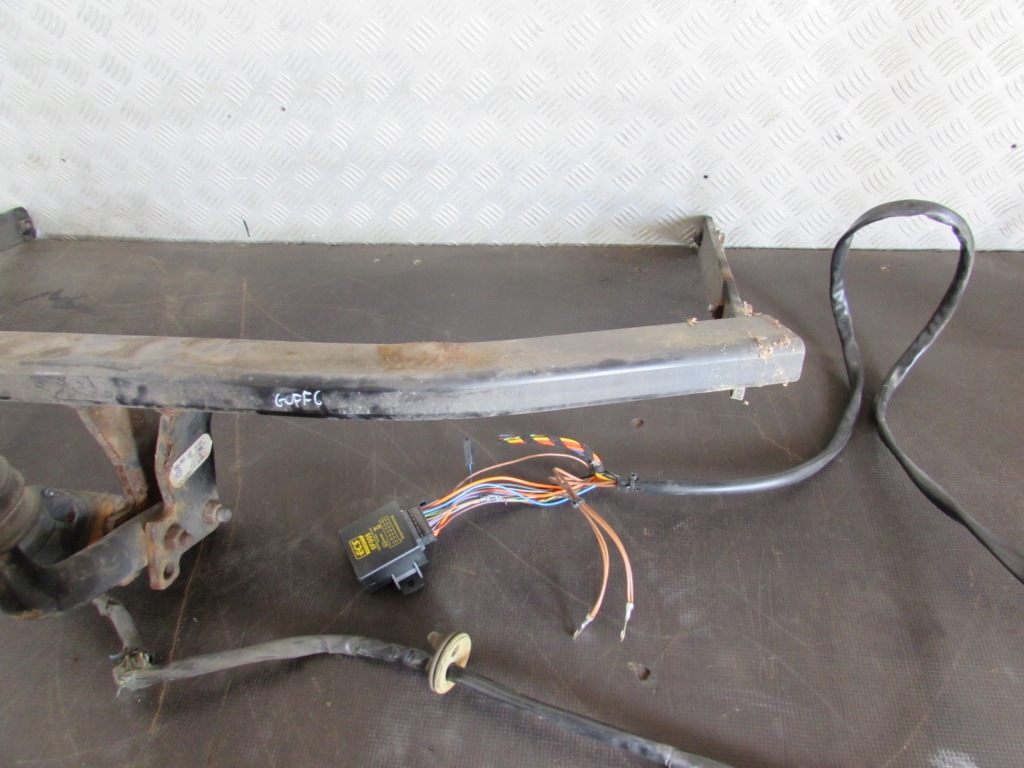 фото №4, Hak задня volkswagen golf vi 08-12r.