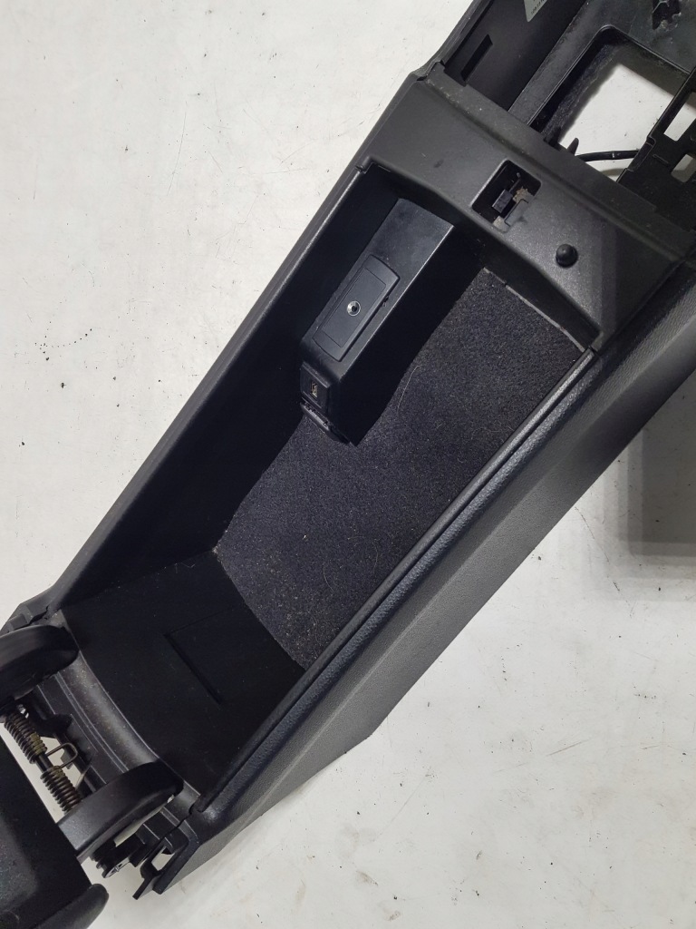 фото №10, Туннель средний подлокотник mercedes slk slc r172 w172