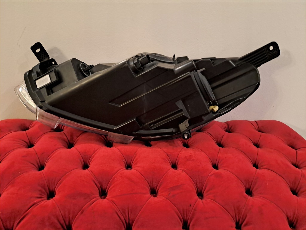 фото №4, Ford fiesta mk8 лампа правая перед led