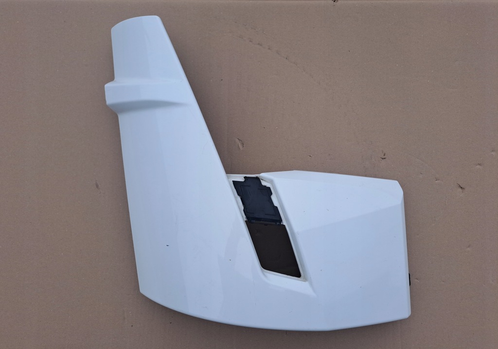 фото №1, Правая ветровик renault evo range t правый уголок бампера панель фары 84905962