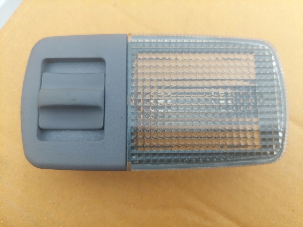 фото №1, Audi a3 8l лампа освітлення багажника 8l0947105b