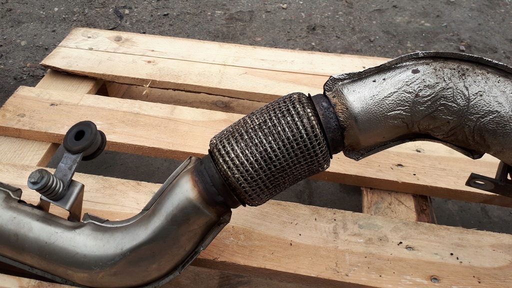 фото №10, Audi оригинальный номер 8w0253300f труба выхлопная