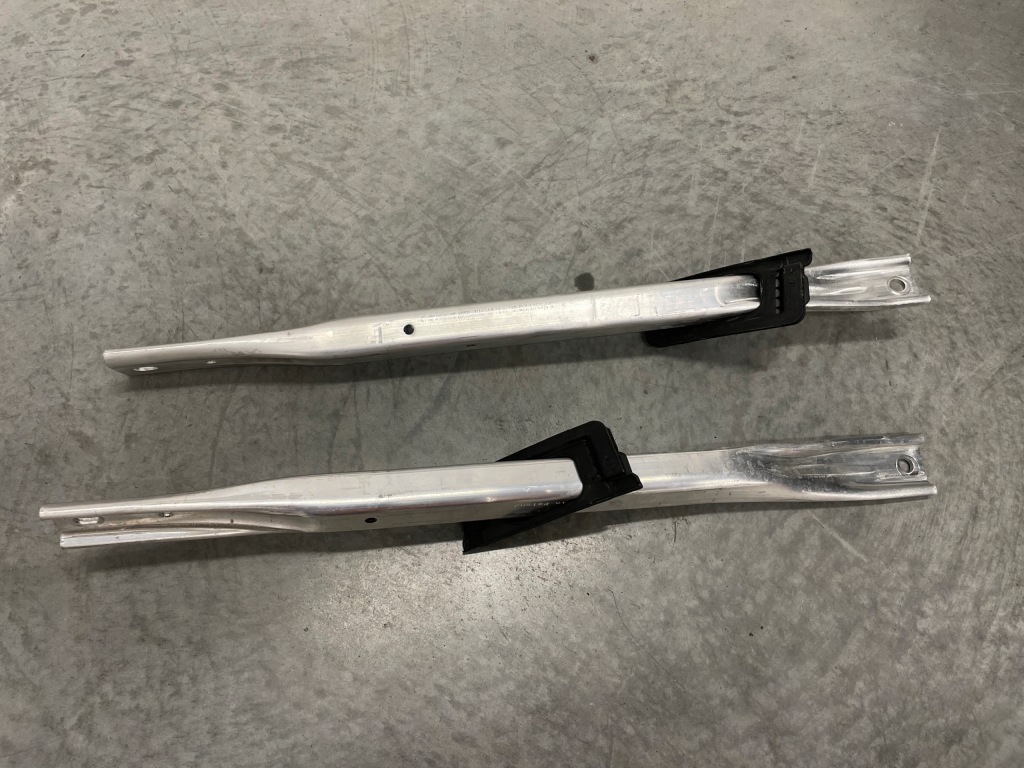 фото №1, Балка распорка усилитель кузов a5 8w l/p