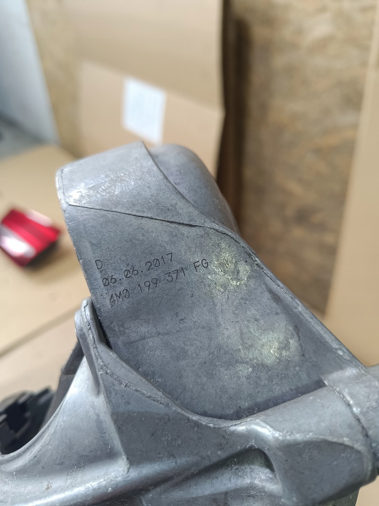 фото №5, Подушка двигателя audi a5 s5 q5 8w 4m0199371fg