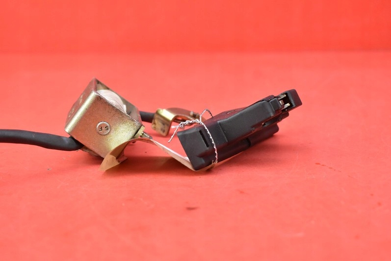 фото №3, Замок крышки задняя задний alfa romeo gtv coupe 95r