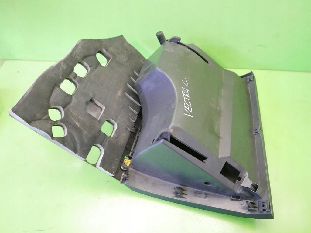 фото №12, Бардачок правый пассажира opel vectra c sedan 02-05