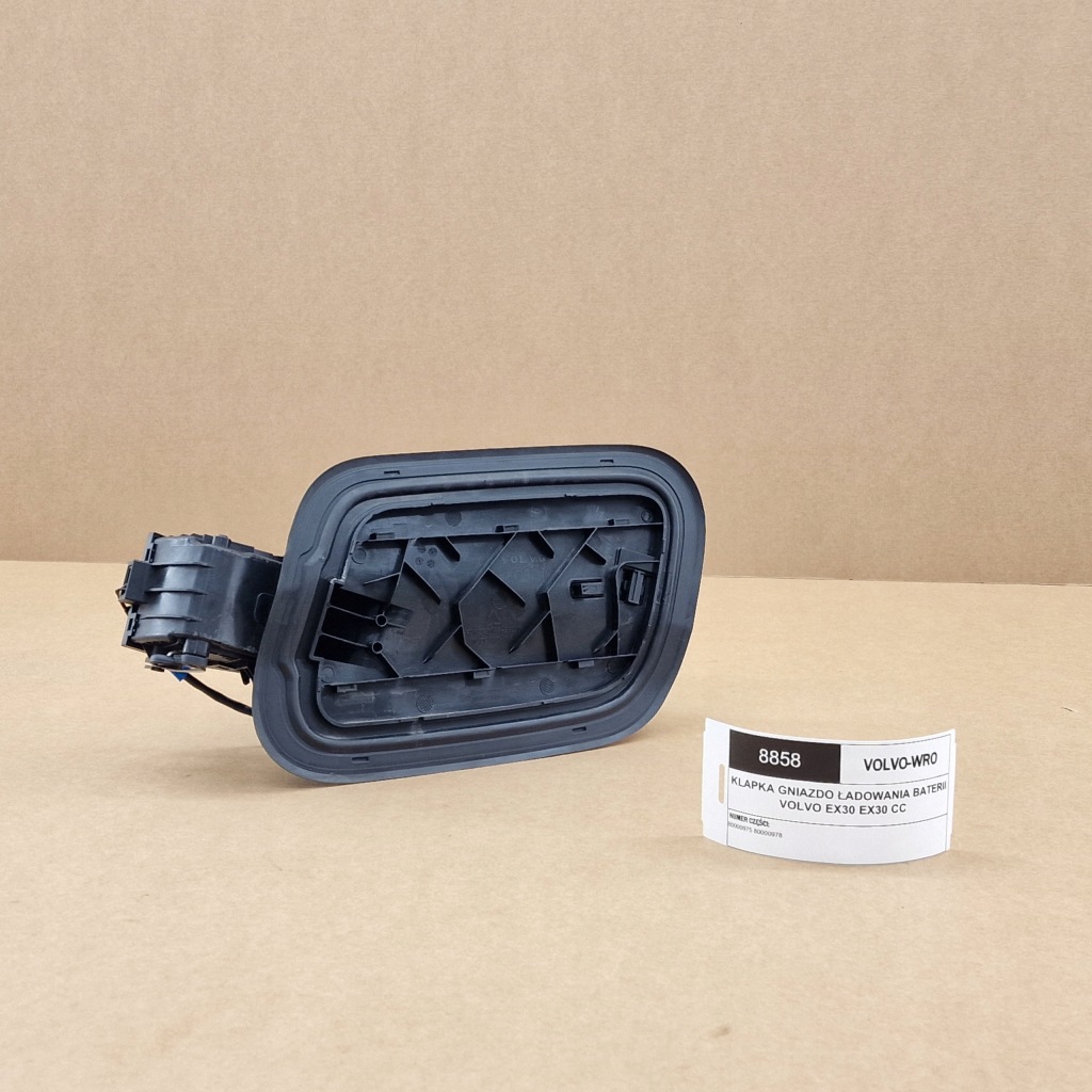 фото №1, Крышка разъём зарядки аккумулятора volvo ex30 ex30 cross country