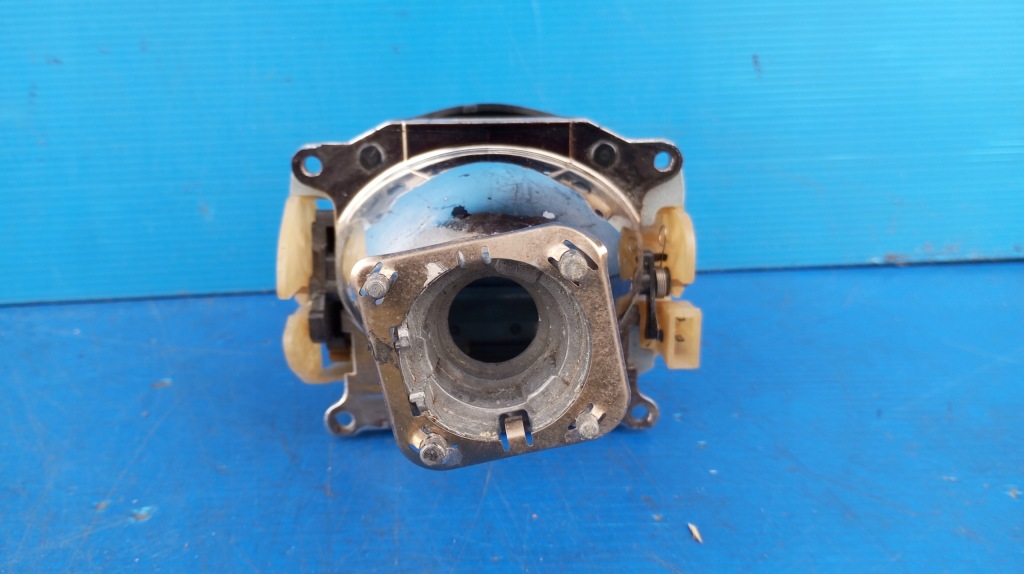 Линза фары передок  ксенон 89380611 opel corsa d в Украине