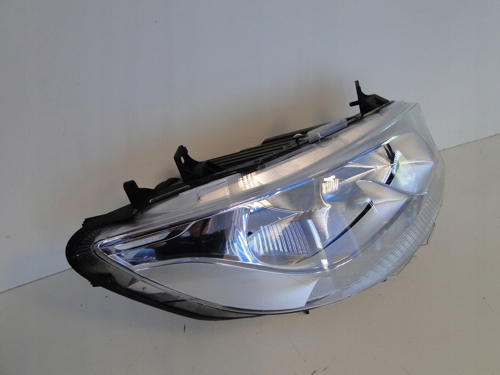 фото №5, Mercedes-benz оригинальный номер a9109060100 лампа передняя p