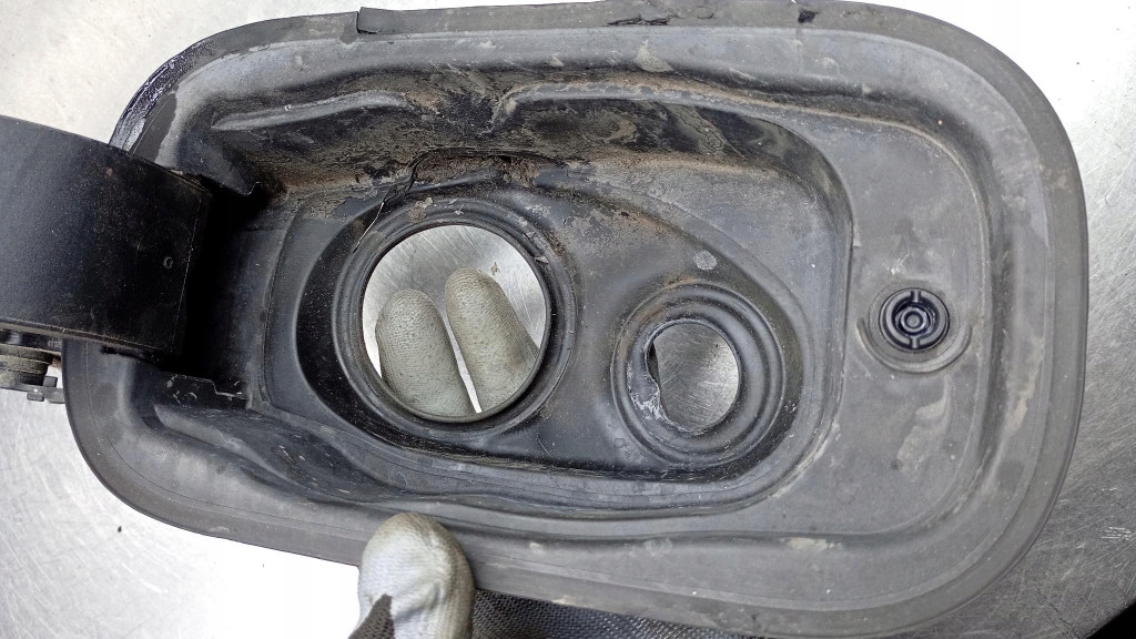 фото №13, Крышка заливной топлива оригинальный номер 31425861 volvo xc60 ii 17-22r