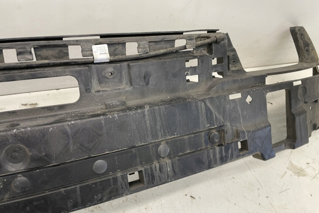 фото №11, Средний кронштейн заднего бампера bmw 7 f01, f02 8053749 3.0l дизель