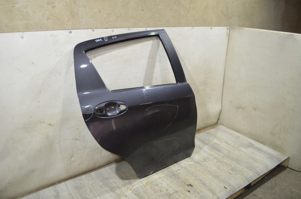 фото №3, Toyota yaris iii дверь правый задняя