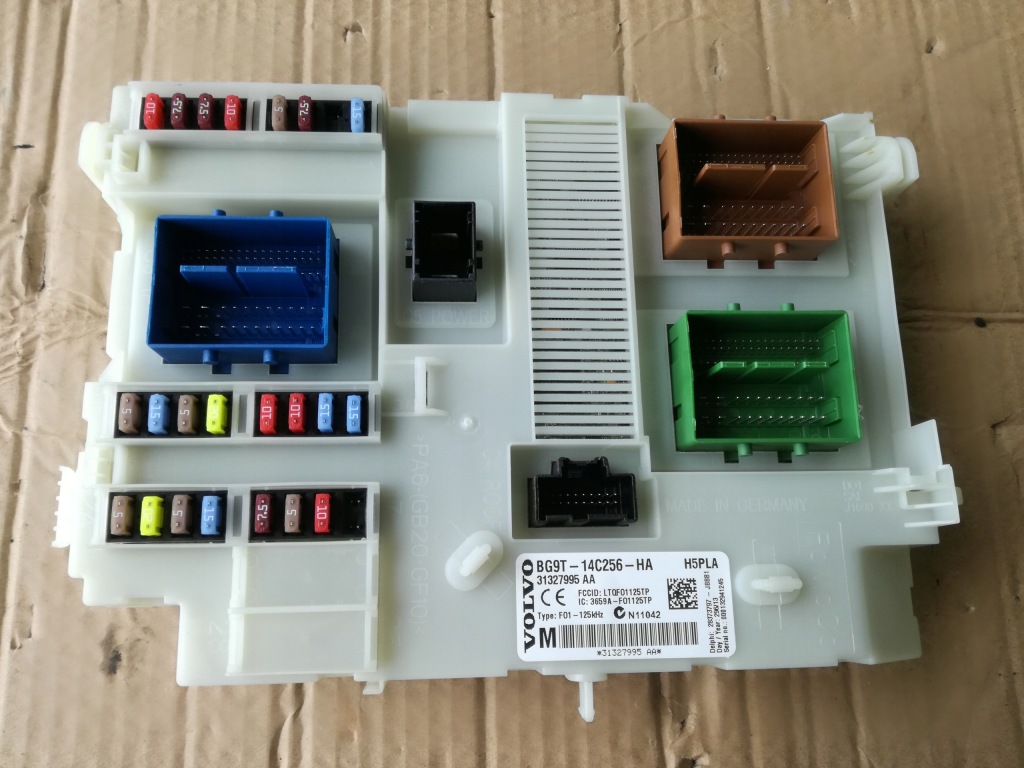 фото №1, Volvo v60 s60 ii lift коробка предохранителей 31327995