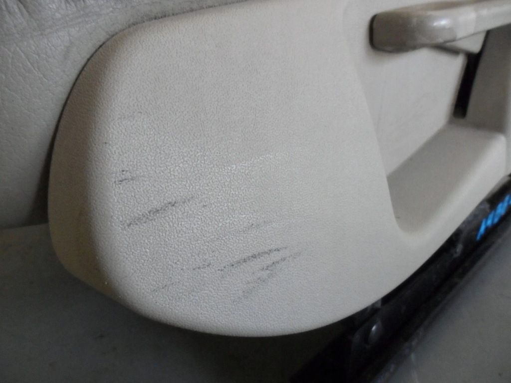 Audi a4 b6 2001 седан сиденье водителя левый перед кожа бежевая подушка безопасности Киев