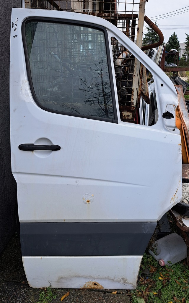 фото №1, Mercedes sprinter 906 дверь правый перед