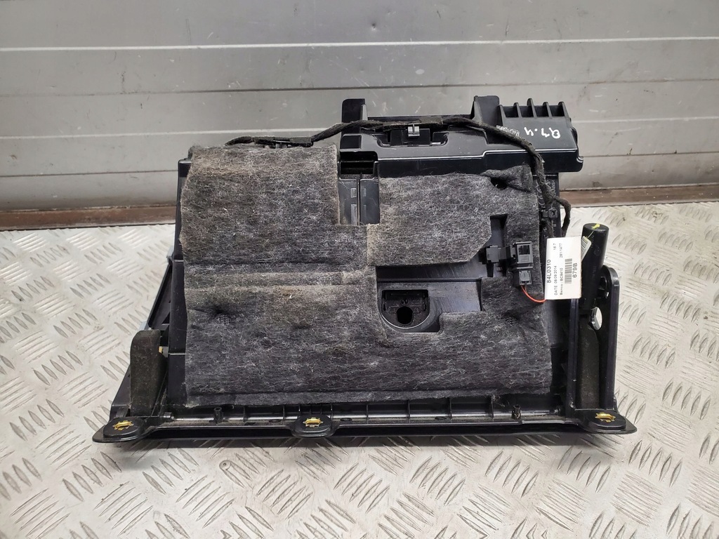 фото №5, Audi q3 8u 8u0971679b перед сторона правая бардачки, полка